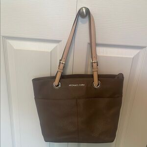 Michael Kors Gray/Beige Leather Tote Bag with many pockets